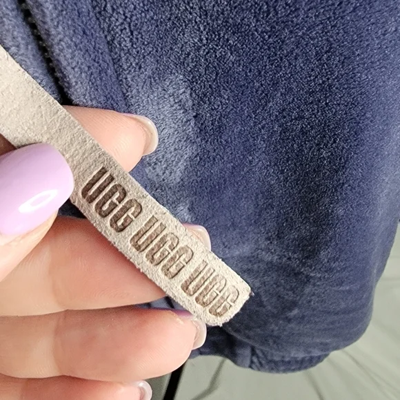 UGG Devaney Bomber‎ jacket, Medium - Picture 3 of 10